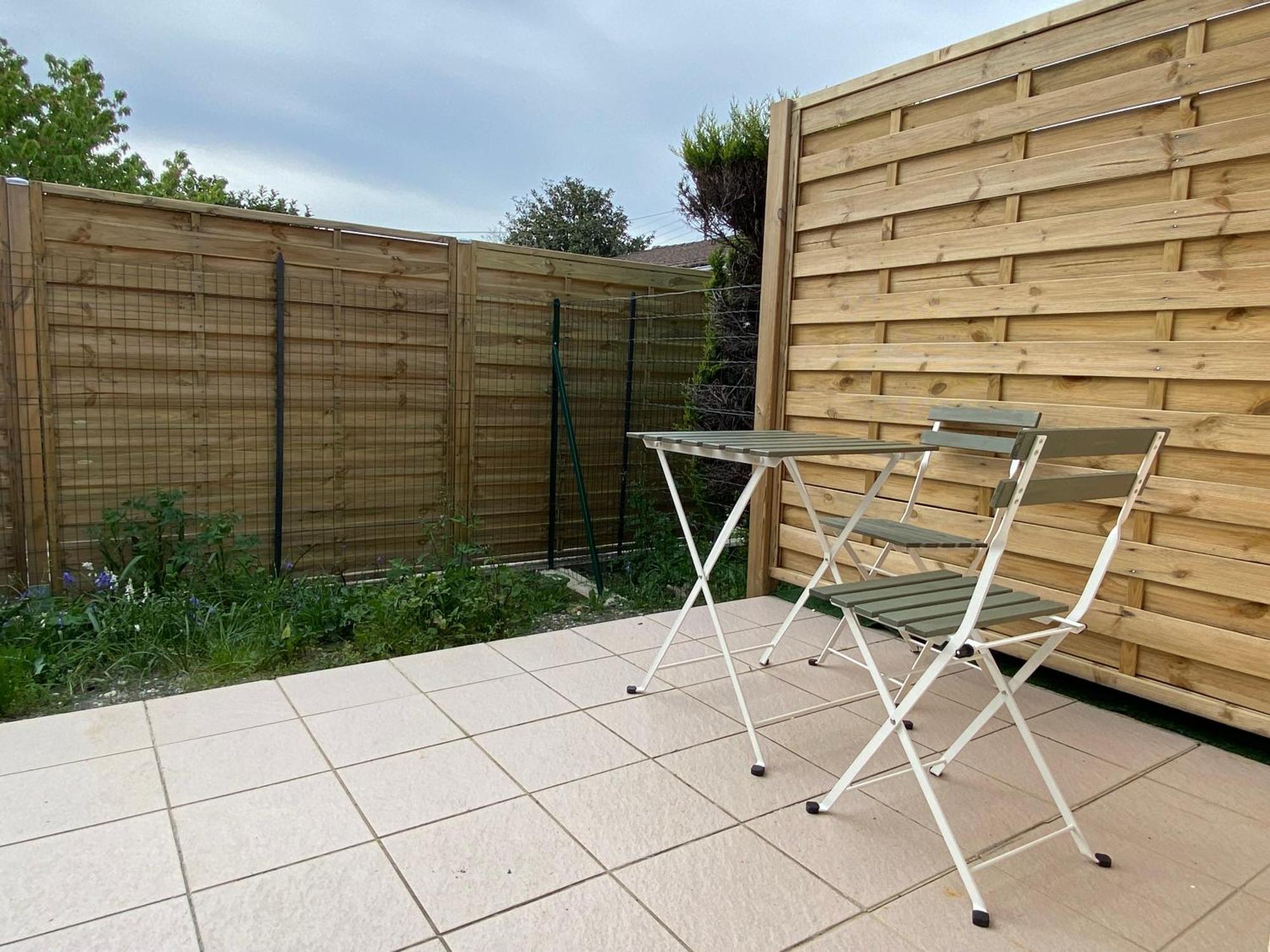 A Villenave D'ornon Avec Jardin Fraichement Renove Appartement *